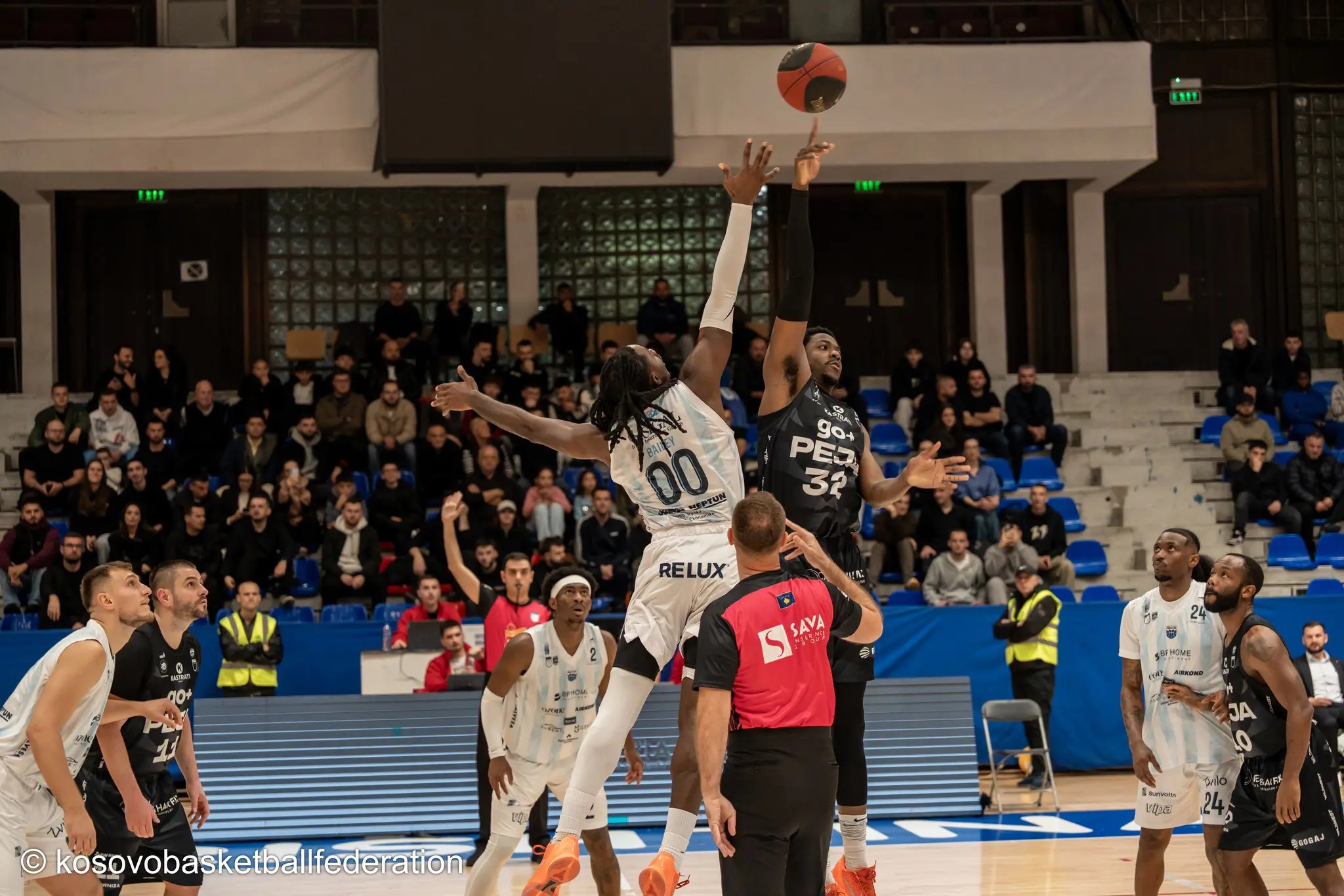 Albumi i ndeshjes Sigal Prishtina-GO+ Peja 