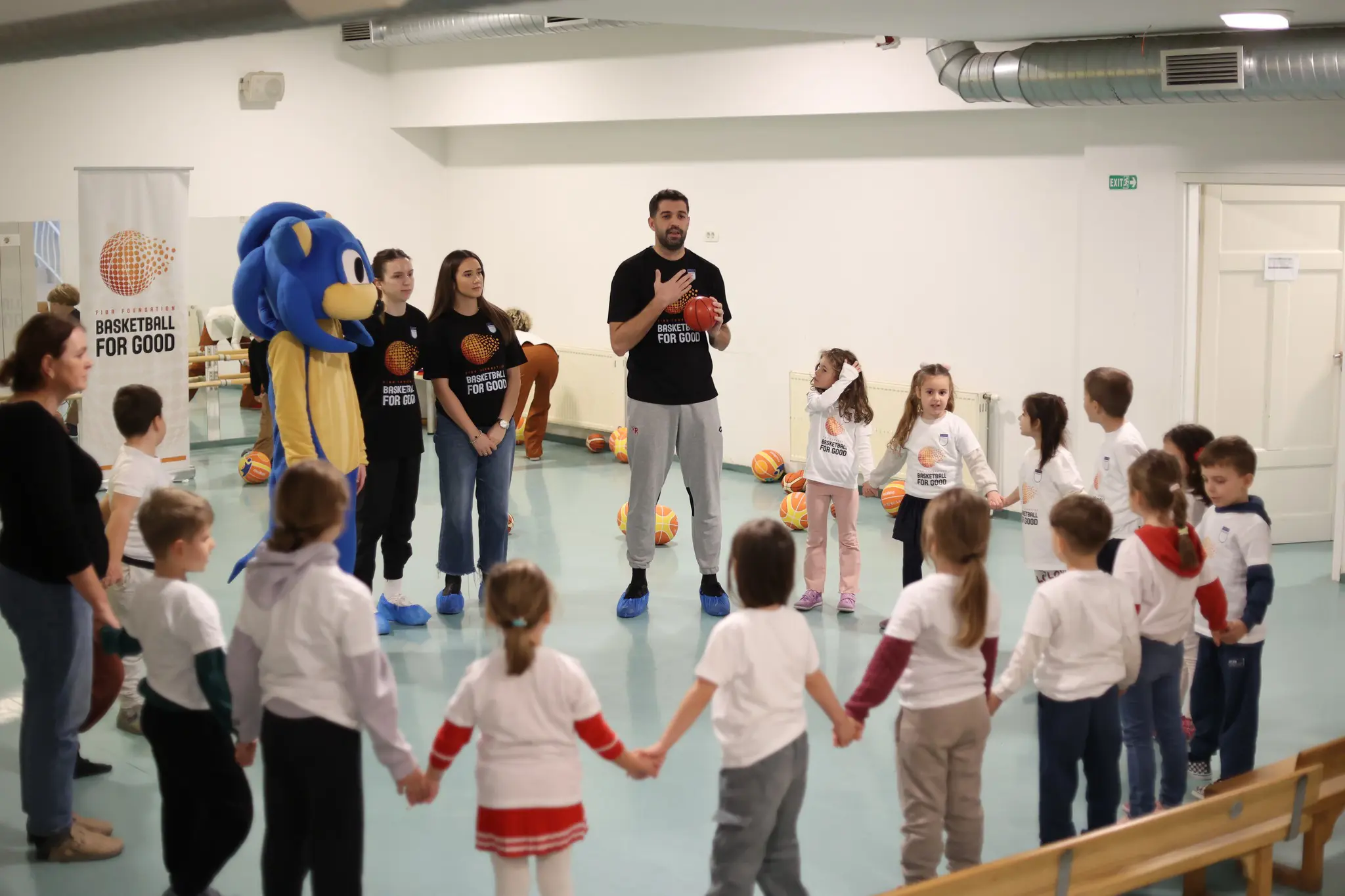 FBK zhvillon aktivitetin “Hoops & Words” në çerdhen “Montessori” në Prishtinë
