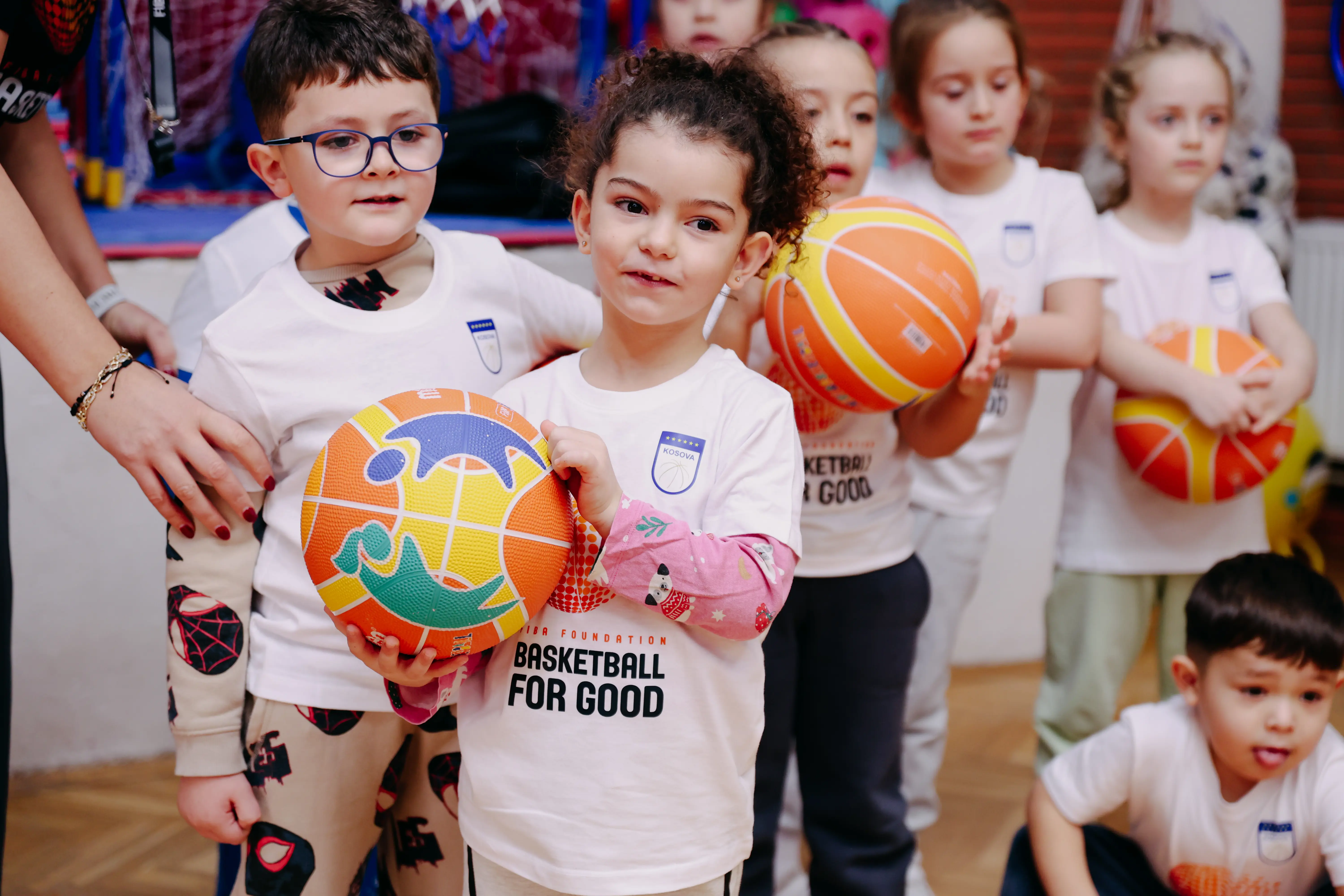 FBK zhvillon aktivitetin e dytë “Hoops & Words” në Pejë